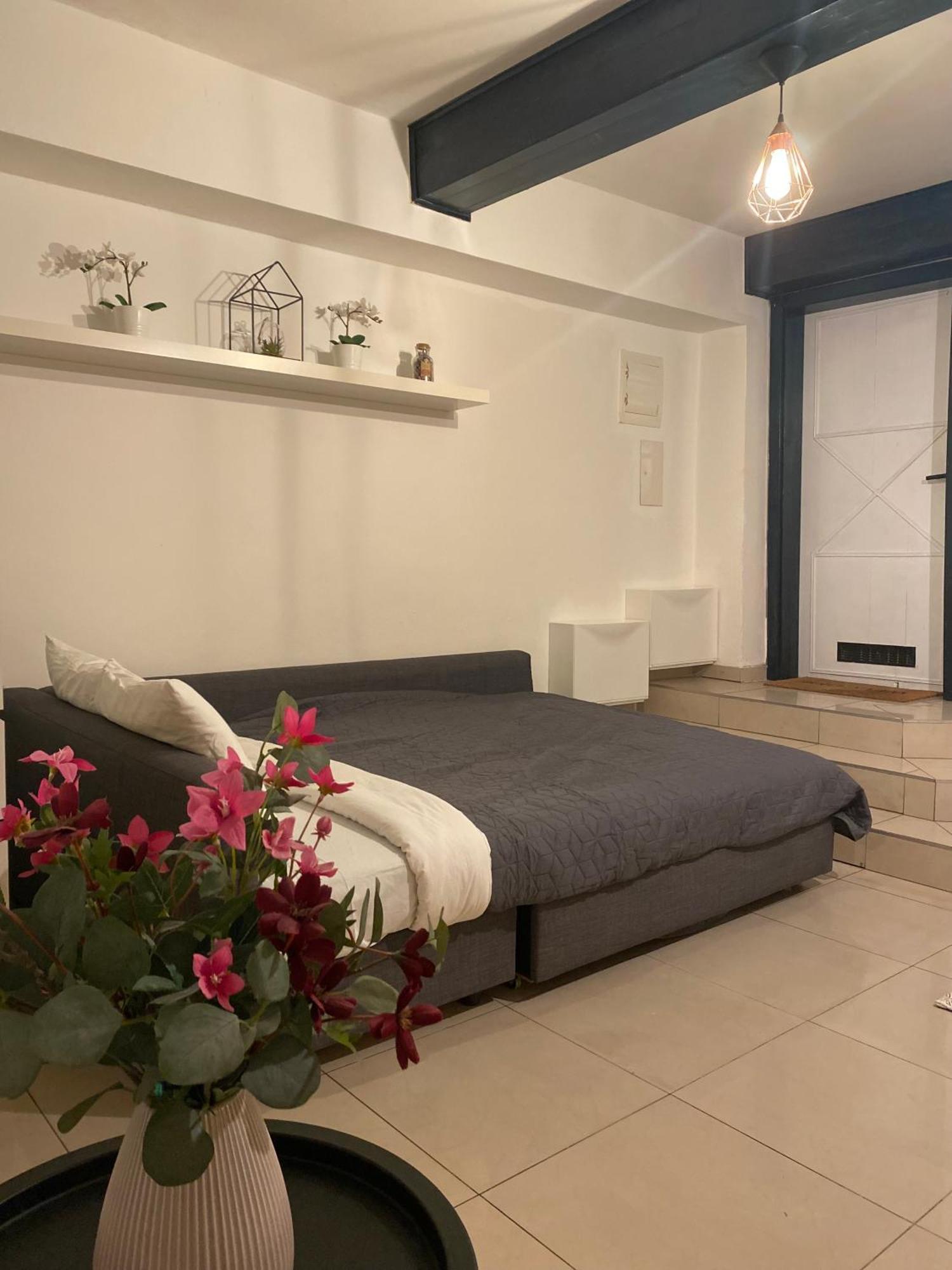 Center Underground Apartment *
